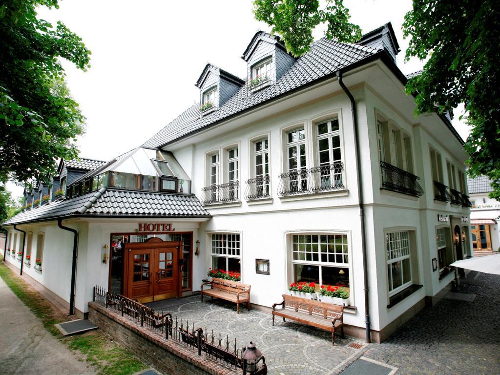 Hotel "Schloss Friedestrom" Dormagen Exterior photo
